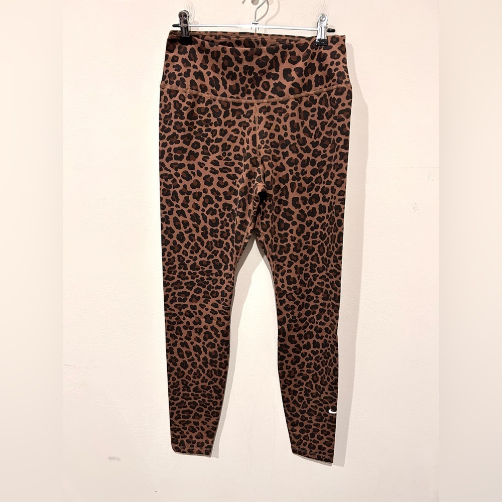 Nike leopard leggings